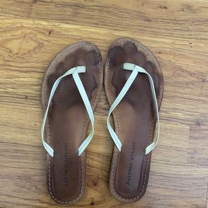 Antonio Melani yellow leather flip flop